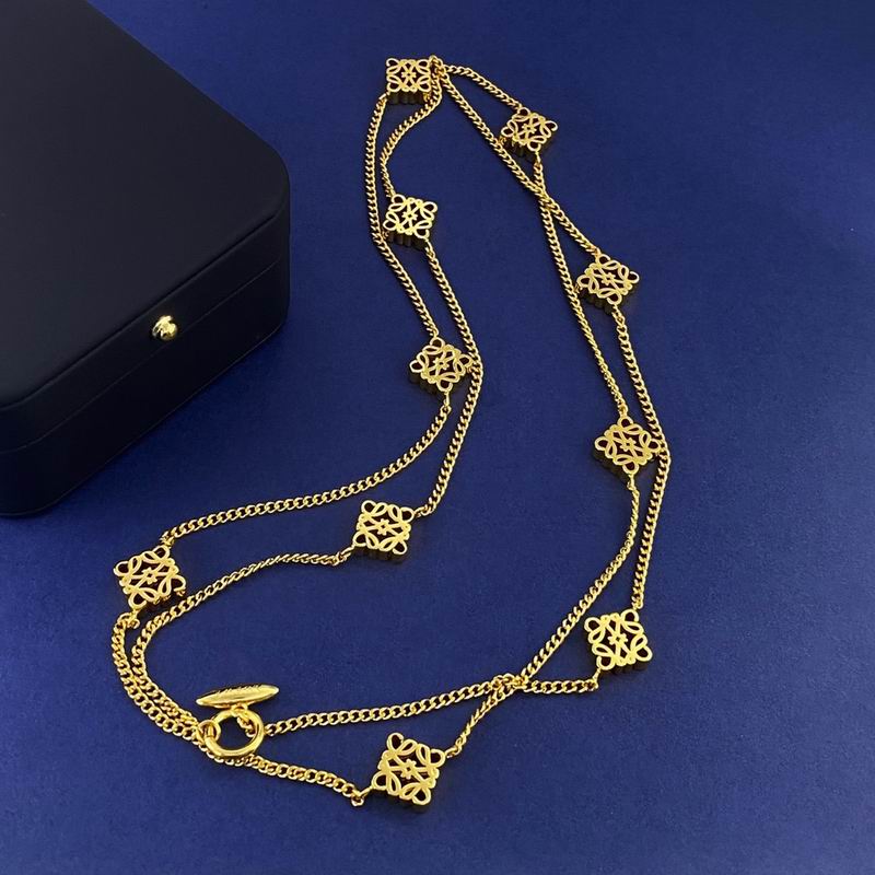 Loewe necklace 06lyx25